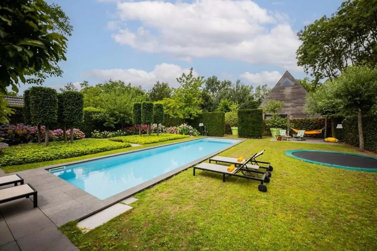 Fabulous 4 Bedroom Villa Eindhoven - Ks10