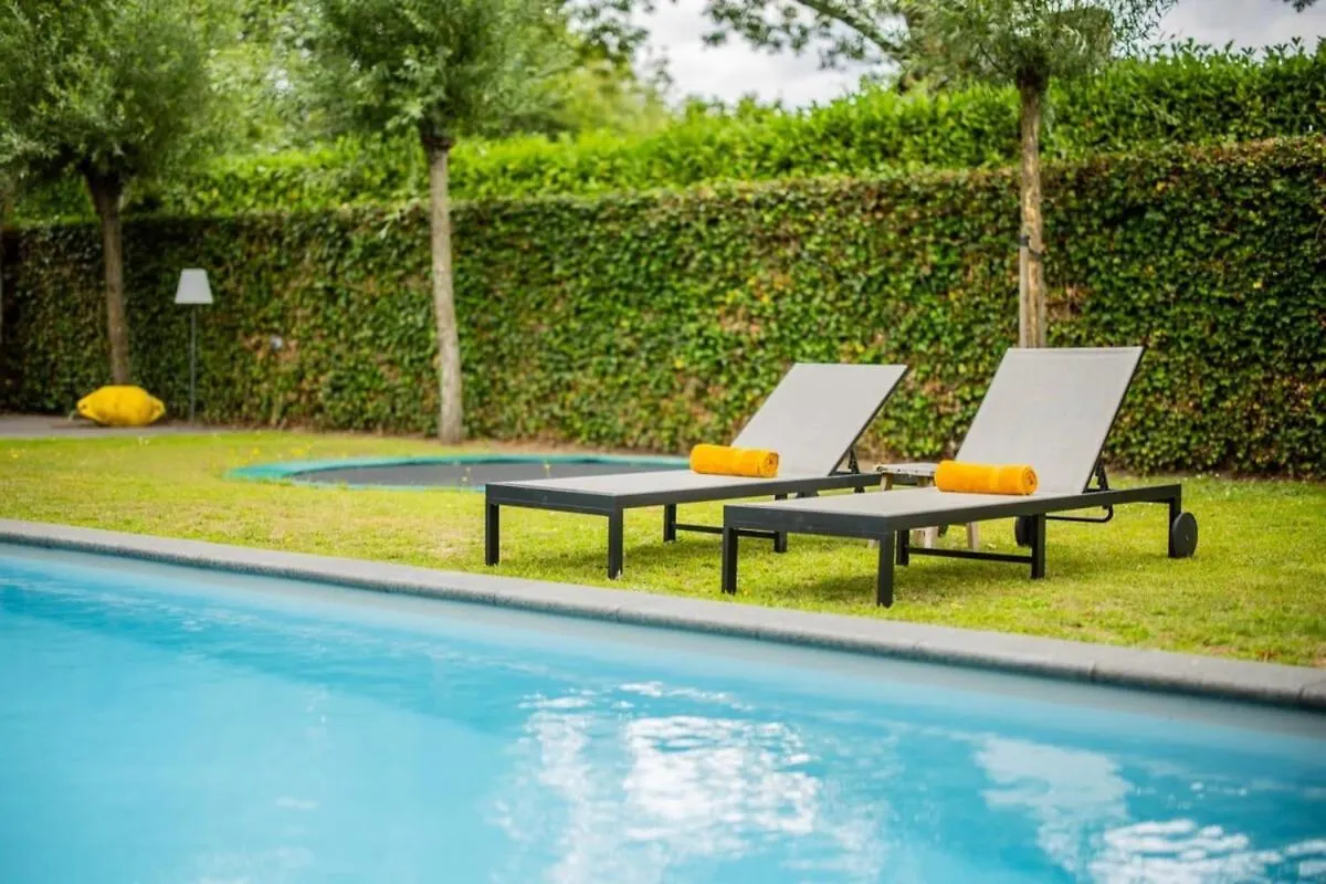 Semesterbostad Fabulous 4 Bedroom Villa Eindhoven - Ks10