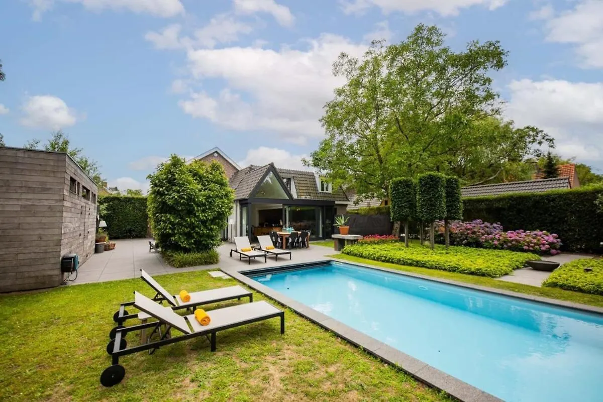 Fabulous 4 Bedroom Villa Eindhoven - Ks10